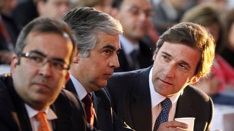 Os opostos, segundo Aguiar-Branco: Passos "é um exemplo" a esclarecer assuntos, Costa nem por isso