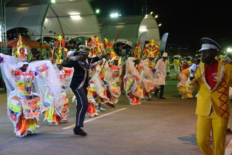 desfile carnaval 2015 - Luanda